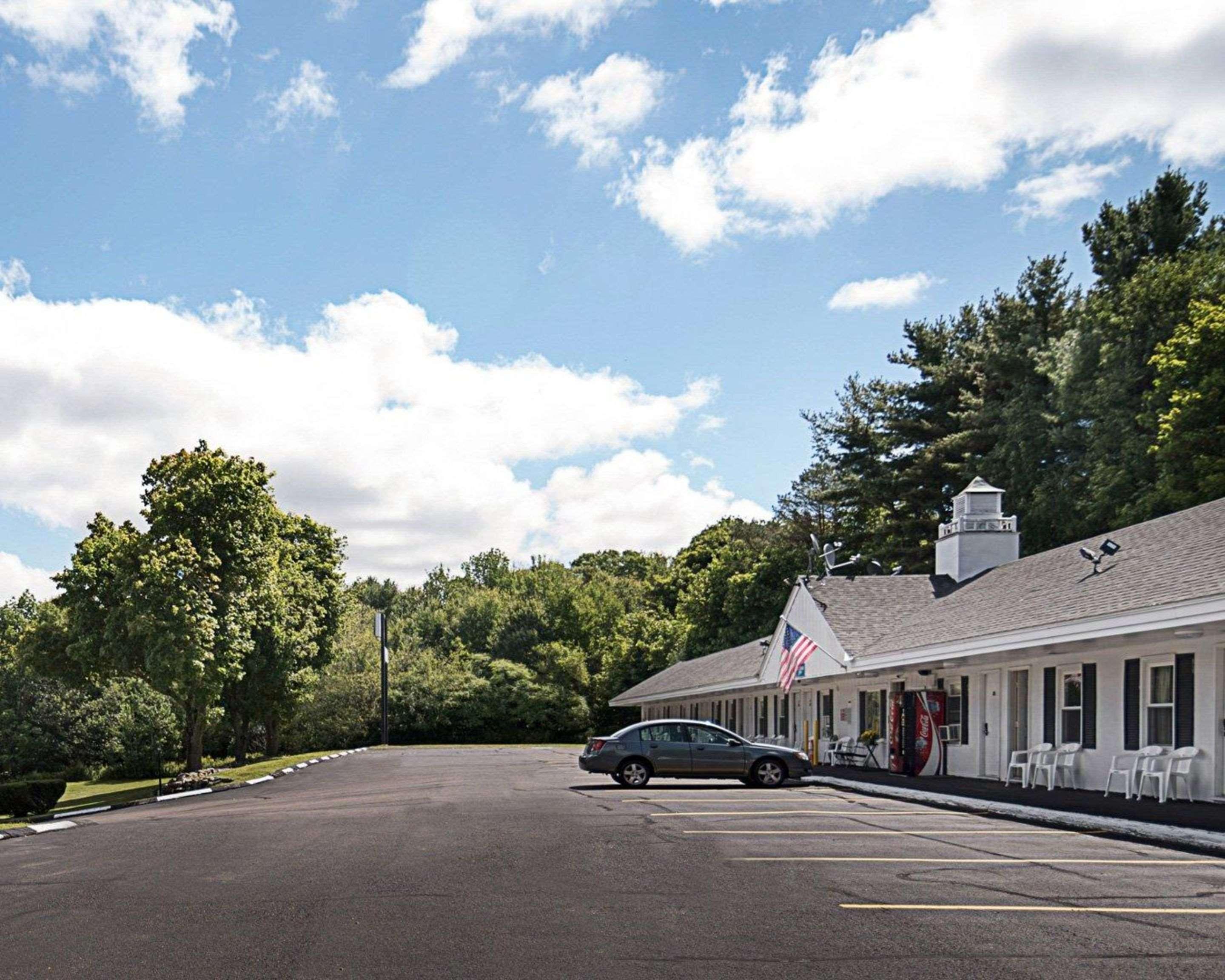 Rodeway Inn Westminster Exterior photo